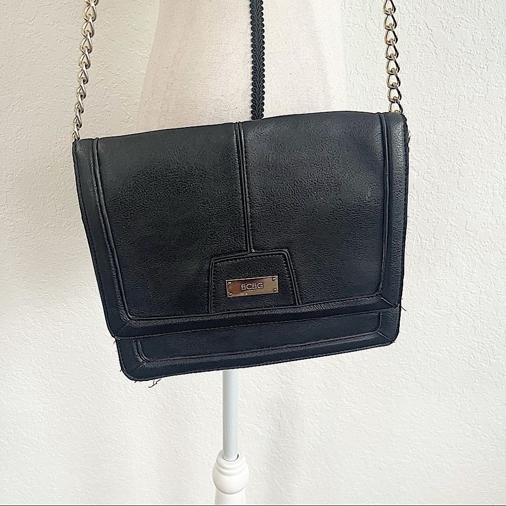BCBG Black Faux Leather Shoulder Bag Gold Chain Magnetic Clasp Closure